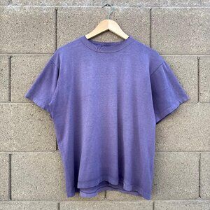 90's Vintage Faded Purple Fruit of the Loom T-Shirt